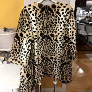 Faux leopard print Shaci coat.